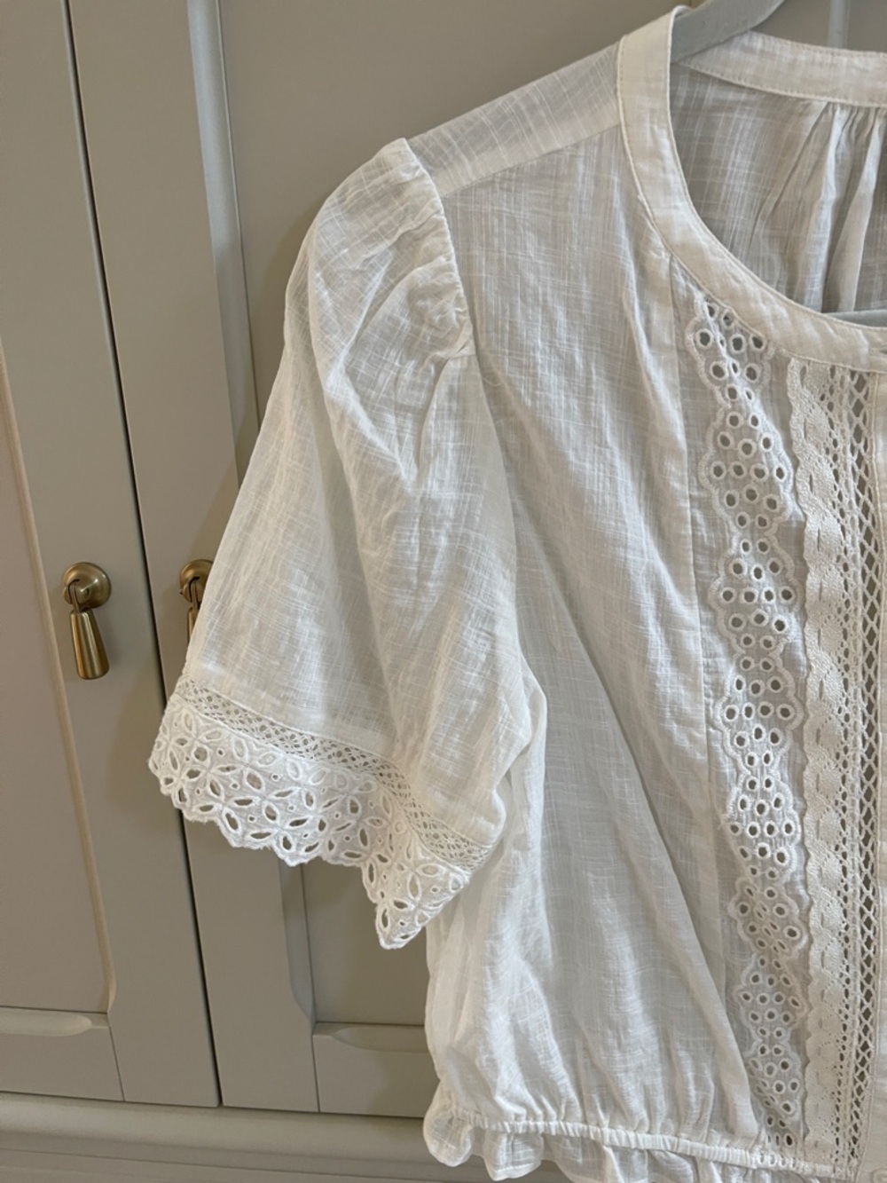 GAP White Eyelet-Trim Button Front Blouse - Picture 2 of 4